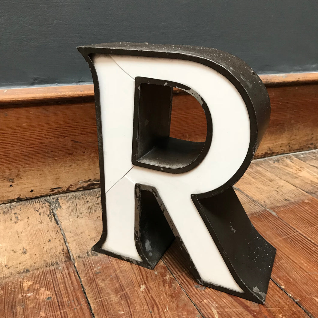 Vintage Metal 'R' Font Letter | PamPicks